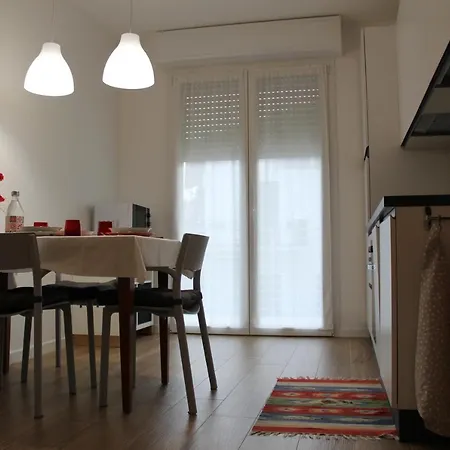 The Blue Nest - Red Near 5 Terre * 斯培西亚